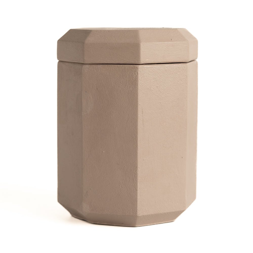 LAMSA Lancome scented candle. In a fully handcrafted concrete box.205g | لمسة شمعة معطرة من لانكوم في علبة كونكريت مصنوعة يدويًا بالكامل. 205 غرام