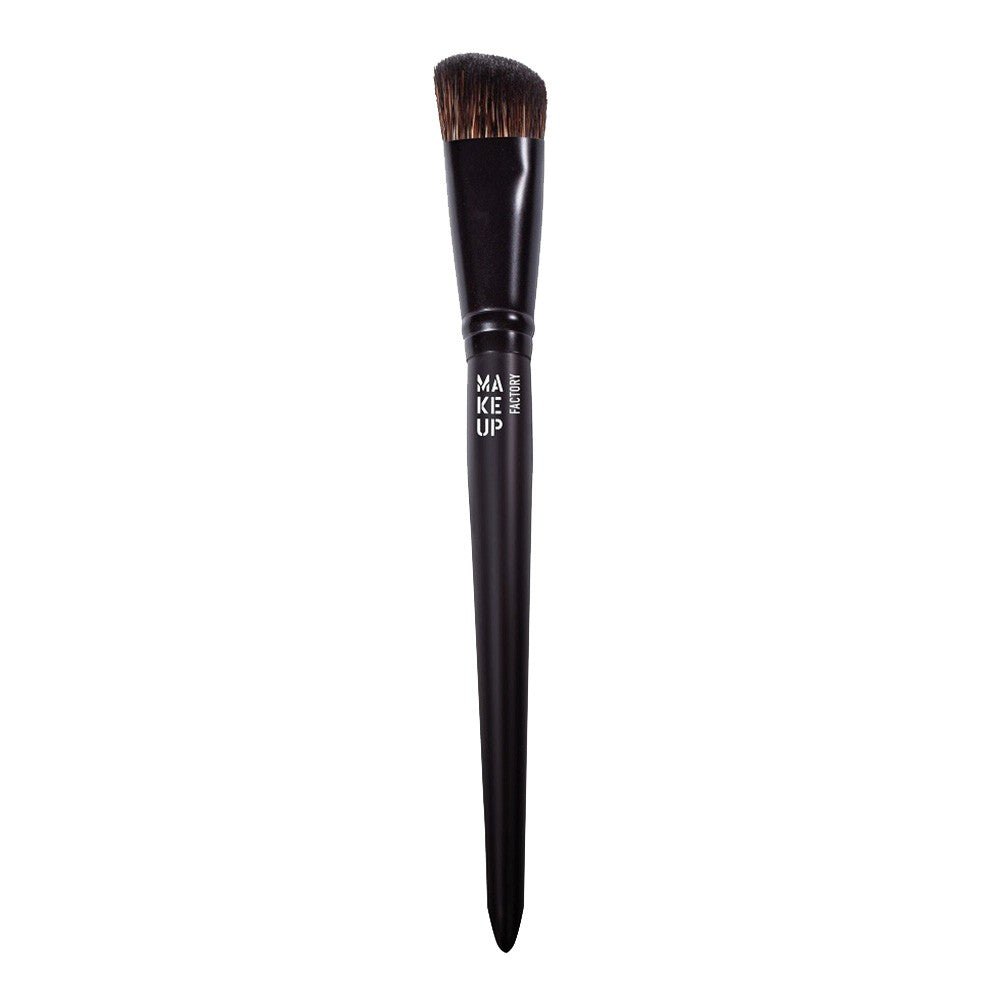 Make Up Factory New Concealer Brush | ميكاب فاكتوري فرشاة لدمج الكونسيلر