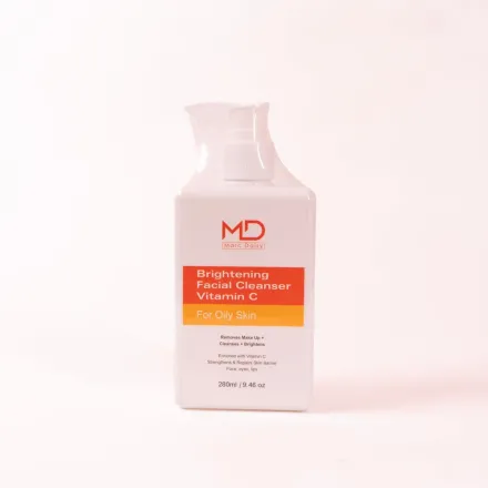 Marc Daisy Brightening Facial Cleanser Vitamin C - 280ml | مارك ديزي غسول مفتح للوجه بفيتامين سي - 280 مل