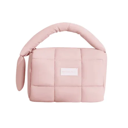 WASHBAG Light pink checkered fabric bag | ووش باغ حقيبة مستحضرات باللون الوردي