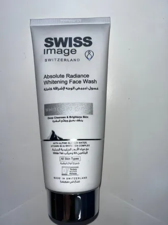 Swiss Image Radiance Whitening Face Wash - 200ml | سويس إميج غسول مفتح للبشرة - 200 مل